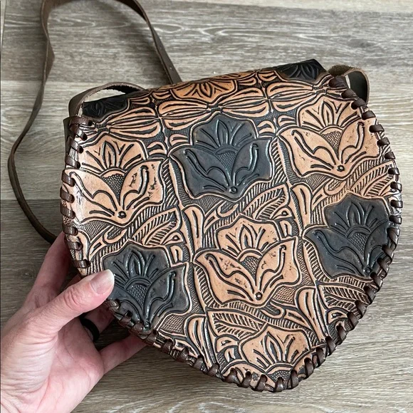 Brown boho western tooled floral leather crossbody bag made in Mexico - Picture 12 of 12